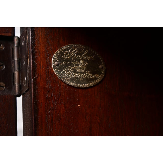 Brown Baker Furniture Georgian Carved Flame Mahogany Lighted Breakfront Bookcase Cabinet, Circa 1960s For Sale - Image 8 of 10