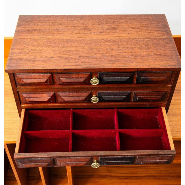 Wood 20thC Mid Century Modern Jewelry Chest Three Drawer Walnut Drawer Ricardo Lynn & Co For Sale - Image 7 of 12
