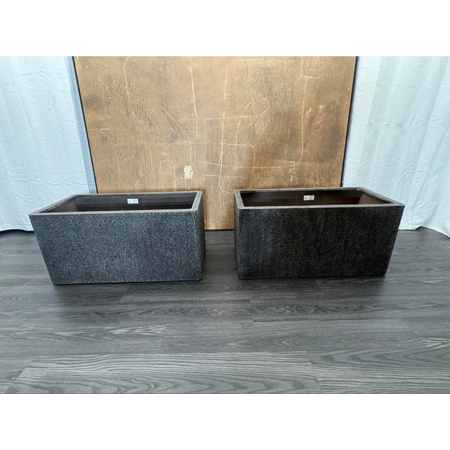 2020s Rh Paxos Square Planter – Size F 39½"w × 19½"d × 19½"h | Carbon | Set of 2 | Upscale Staging For Sale - Image 5 of 18