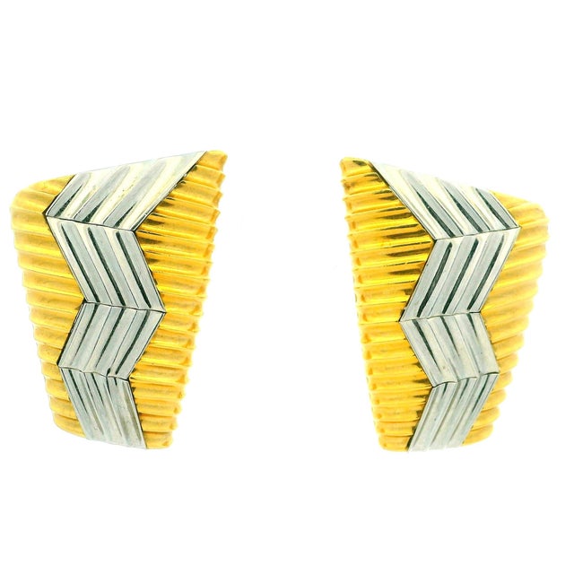 1990s Pair of Michael Bondanza “Heatwave” Platinum & 18k Gold Sculptural Earrings For Sale - Image 10 of 10
