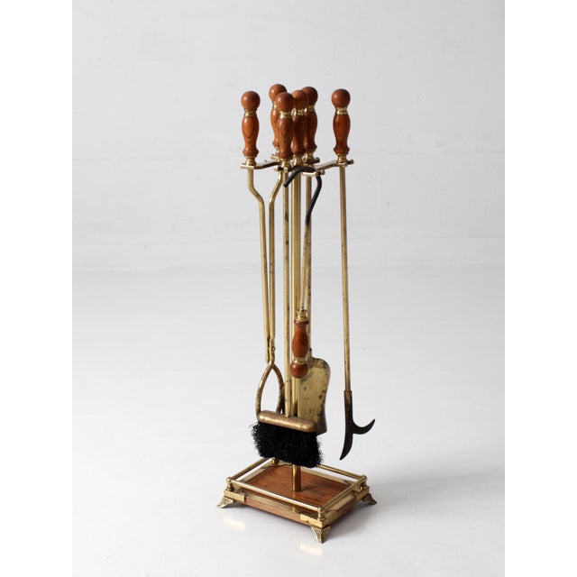 Mid 20th Century Vintage Hollywood Regency Brass Fireplace Tools Set With Wood Handles For Sale - Image 5 of 18