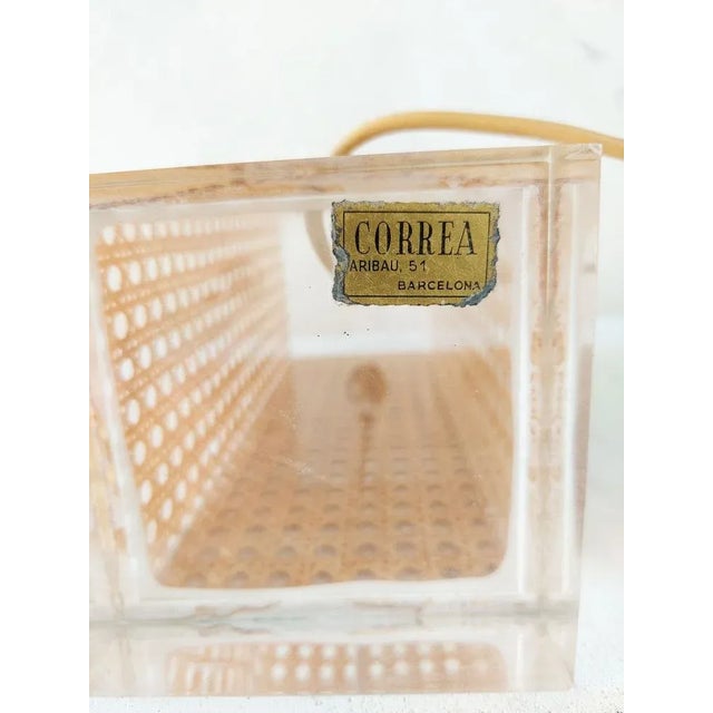 Brown Large Table Lamp in Rattan and Acrylic Glass in the style of Dior For Sale - Image 8 of 9