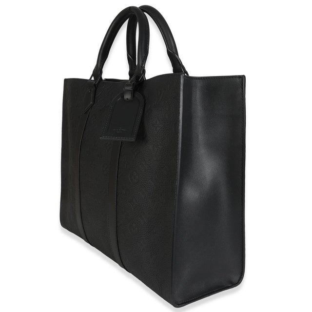 Item #: 147858 Interior Material: Fabric MSRP: 4,300 Features Interior: Three slip pockets. One zip pocket. Dimensions:...