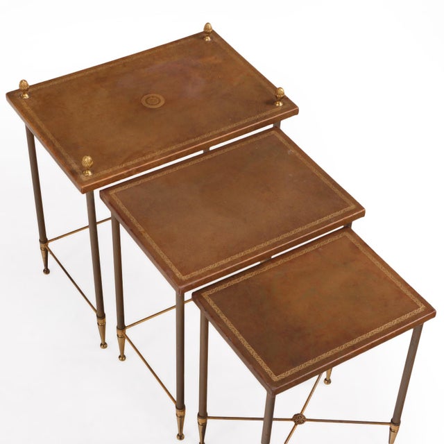 French Set of 3 French Brass and Leather Nesting Tables in the Manner of Maison Jansen, C. 1960 For Sale - Image 3 of 6
