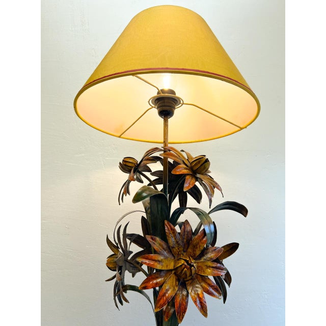 Wood French Tole Flower Table Lamp, 1950s For Sale - Image 7 of 17