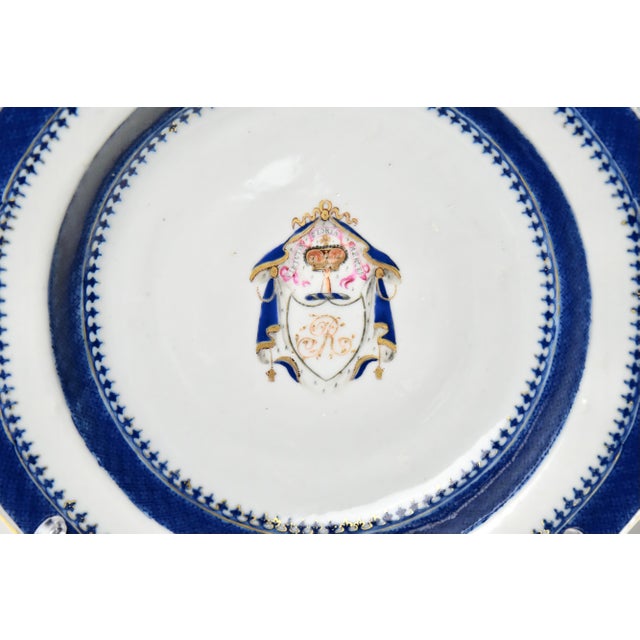 Chinese 18th Century Chinese Export Armorial Cabinet Plates - Group of 3 For Sale - Image 3 of 11