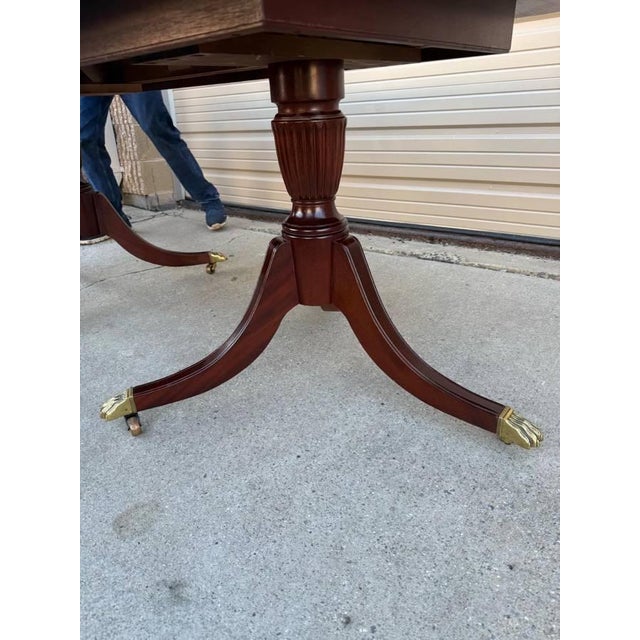 Brown Late 20th Century Ethan Allen Inlaid Mahogany Pedestal Base Dining Table With Leaves For Sale - Image 8 of 18