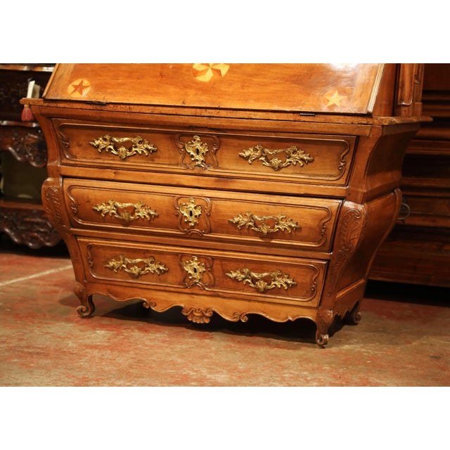 18th Century Antique French Louis XV Carved Walnut Bombe Secretary Bookcase For Sale In Dallas - Image 6 of 13