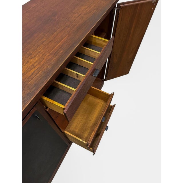Mid-Century Modern Jack Cartwright for Founders Walnut Pagoda Credenza Dry Bar Cabinet or Chest For Sale In Atlanta - Image 6 of 8