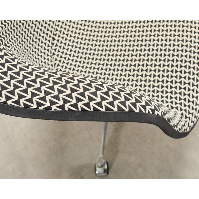 Pair of Mid-Century Charles Eames for Herman Miller Office Chairs For Sale In Sacramento - Image 6 of 18