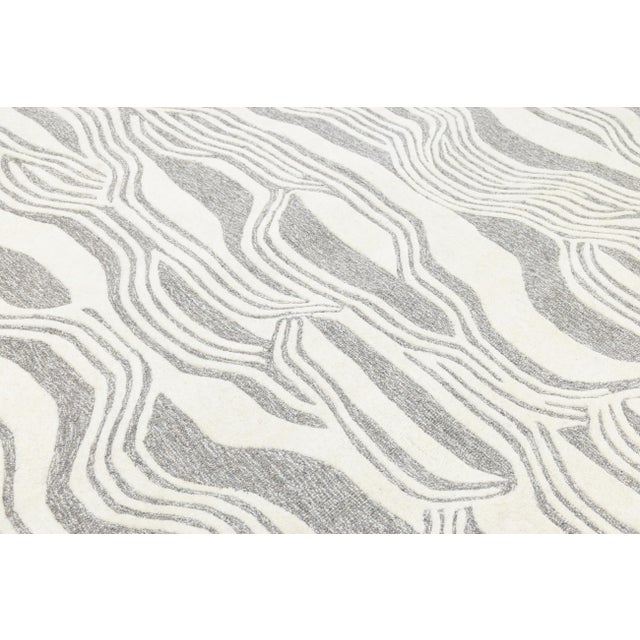 Textile Modern Organic Wave Hand-Tufted Wool Rug – Neutral Ivory & Grey Abstract 8x10 For Sale - Image 7 of 10