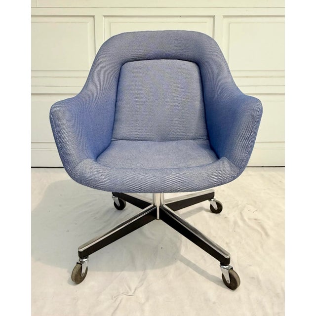 Here is a fantastic, executive/office chair designed by Max Pearson for Knoll in 1966. It was likely produced in the late...