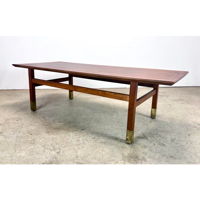 Mid Century Modern Walnut Coffee Table by Jack Cartwright for Founders Furniture 1970’s For Sale In New York - Image 6 of 12