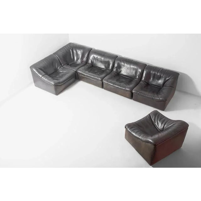 A sculptural and flexible seating system by Swiss house De Sede, made in the 1970s. The DS-46 is composed of six...