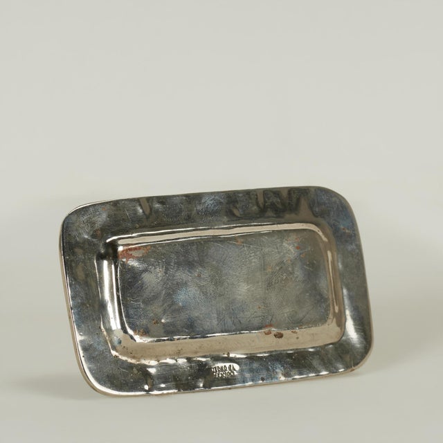 Shell Mid Century Silver Plate and Mother of Pearl Salt and Pepper Shaker With Tray For Sale - Image 7 of 8
