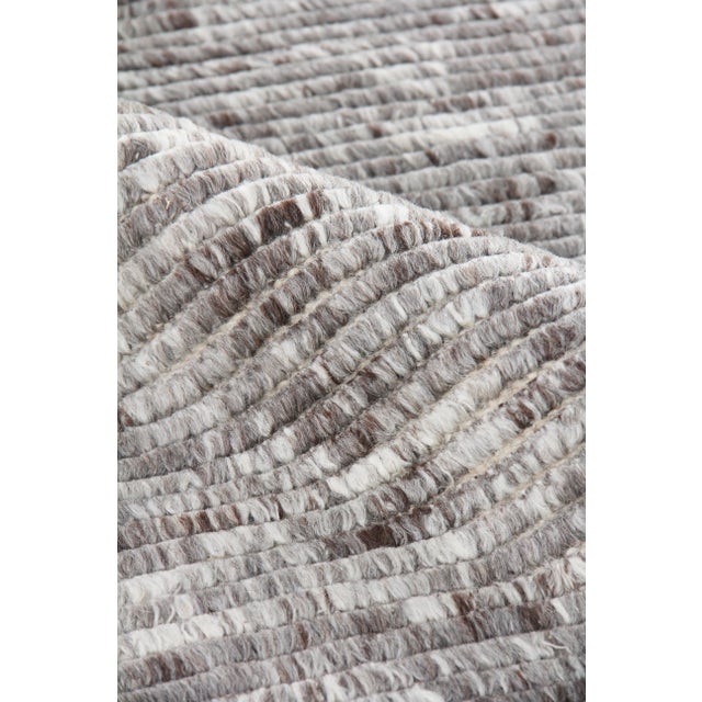 2020s Exquisite Rugs Hamilton Hand Knotted Wool Gray & Ivory - 10'x14' For Sale - Image 5 of 8