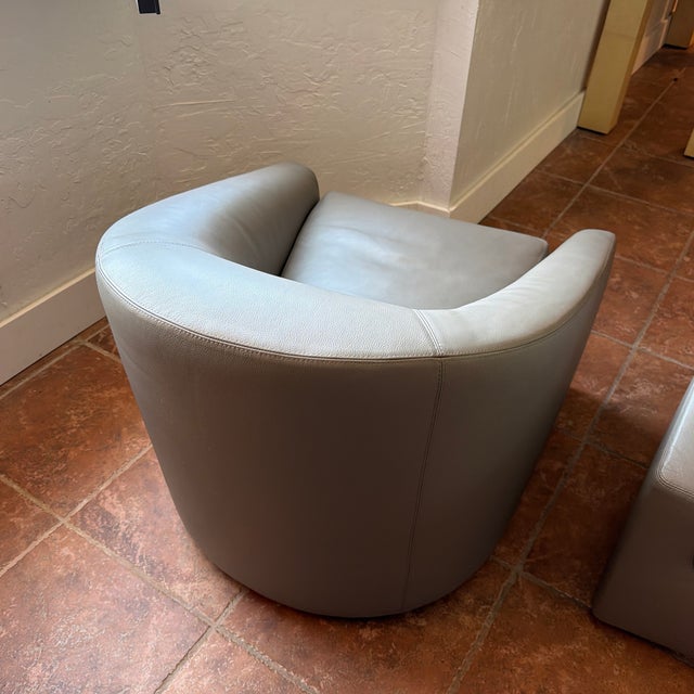 Minotti Minotti Quinn Swivel Chairs - Pair For Sale - Image 4 of 10