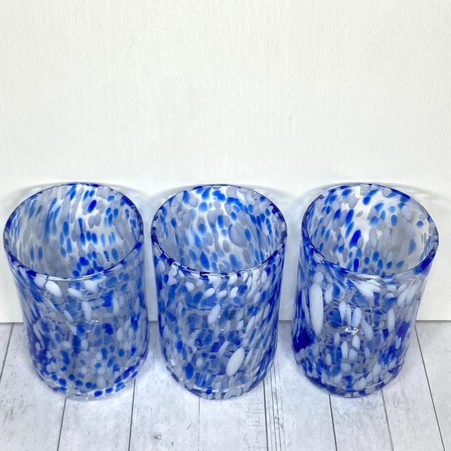 1990s Vintage Mid-Century Modern Blue White Confetti Hand Blown Tumbler Glasses For Sale - Image 5 of 6