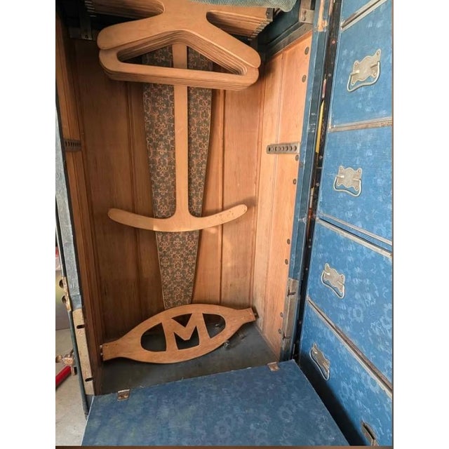 Antique Multnomah Steamer Wardrobe Trunk – Early 1900s Travel Chest With Drawers & Hangers For Sale - Image 4 of 8