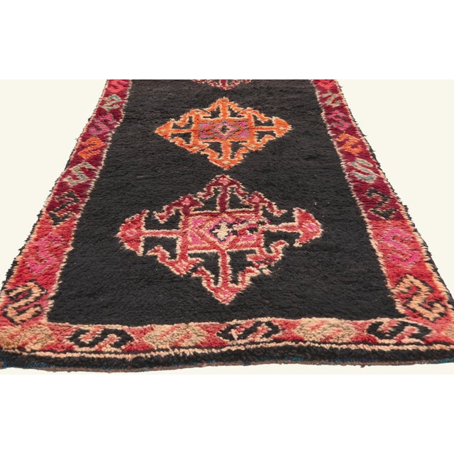 Berber Tribes of Morocco Vintage Taznakht Moroccan Rug, 02'10 X 08'03 For Sale - Image 4 of 10