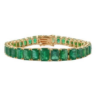 Statement 30.46ct Natural Emerald Vintage Tennis Bracelet in 18k Yellow Gold For Sale