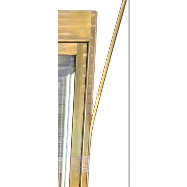 1970s Pair of Mid-Century Brass & Glass Illuminated Vitrines / Display Cabinets For Sale - Image 5 of 7