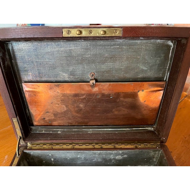 Vintage Mahogany Copper and Tin Lined Humidor/Cigar Box For Sale In Philadelphia - Image 6 of 10