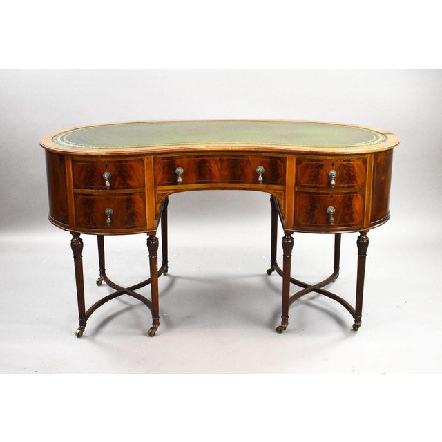 Edwardian Kidney-Shaped Flame Mahogany Writing Table, 1905 For Sale - Image 3 of 13