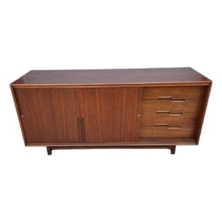 Mid 20th Century Cavalier low dresser/ Credenza, Attributed For Sale