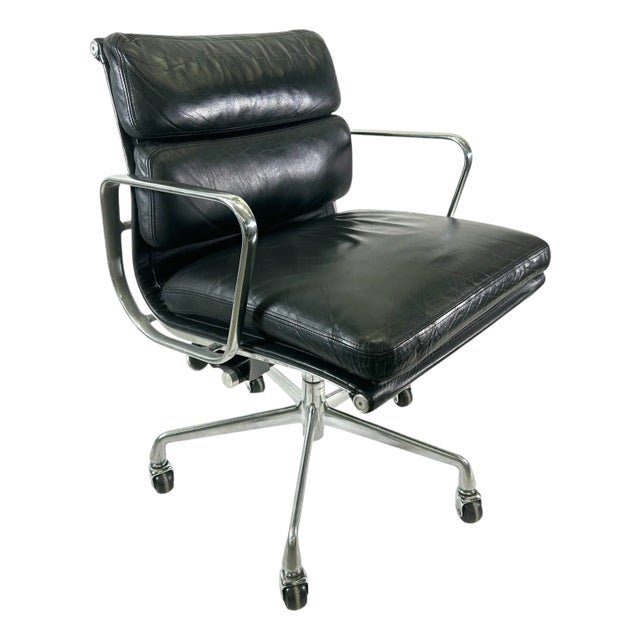 1993 Herman Miller Eames Soft Pad Management Desk Chair Original Black Leather For Sale
