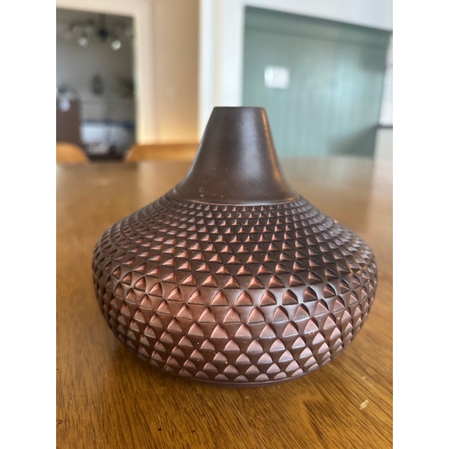 2000 - 2009 Signed Limited Edition Studio Pottery Vessel 2009 #39 Faceted Texture Dark Burnished Stoneware Wabi-Sabi Organic Modern Sculptural Ceramic Art For Sale - Image 5 of 5