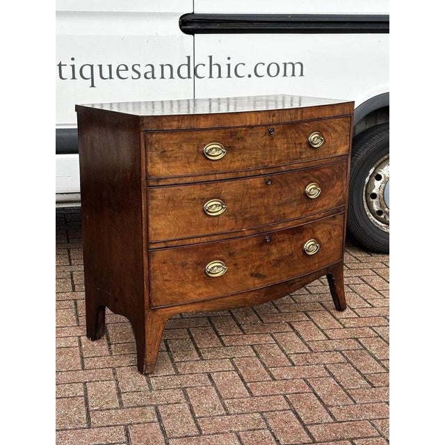 Georgian Mahogany Bow Front Chest Of Drawers. Nice Small Proportions 86 cms high 46 cms depth 110 cms wide Drawers all...