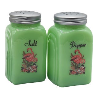 Mid-Century Jadeite Green Glass Pink Flamingos Salt and Pepper Set For Sale