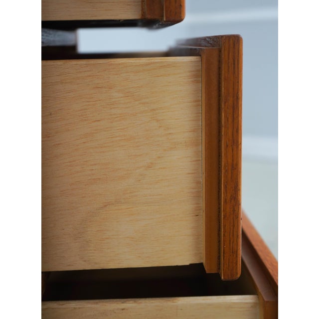 1980s Lexington Oak Victorian Mansion 6 Drawer Lingerie Chest Semainier For Sale - Image 5 of 16