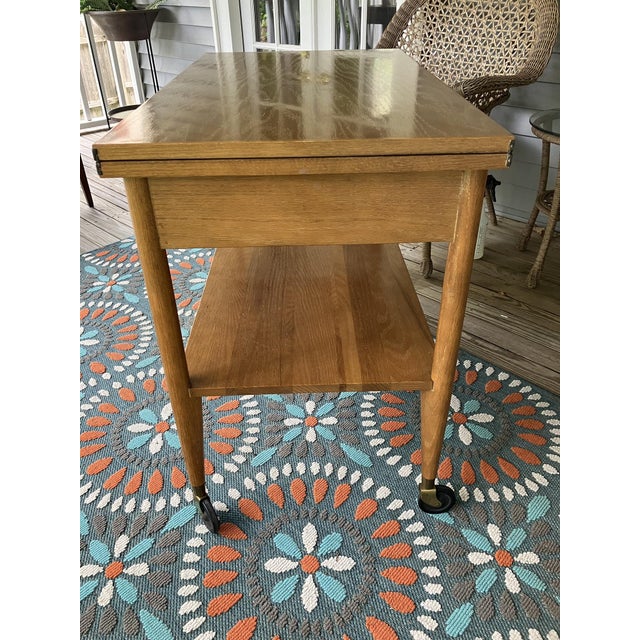 This beautifully designed serving trolley blends clean Nordic lines with warm, natural wood grain — a solid balance of...