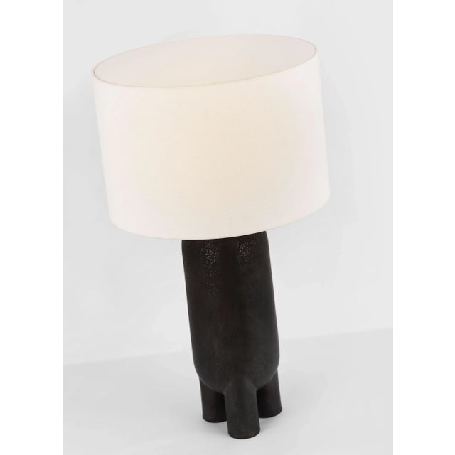 Transitional Kelly Wearstler for Visual Comfort Signature Chalon Large Table Lamp in Stained Black Metallic with Linen Shade For Sale - Image 3 of 6