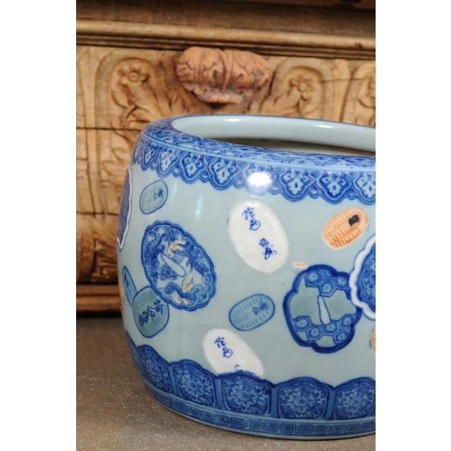 Late 19th Century Asian Porcelain Cachepot with Floating Cartouches Décor For Sale - Image 9 of 13
