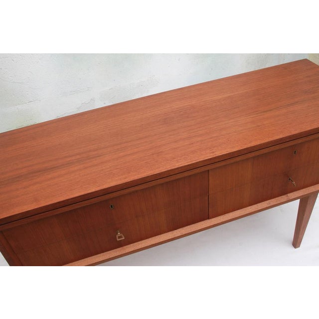 Custom-Made Chest of Drawers in Walnut, 1955 For Sale - Image 6 of 10