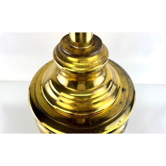 Mid 20th Century Hollywood Regency Chinoiserie Brass Table Lamp With Embossed Landscape Motif on Wood Base For Sale - Image 9 of 13