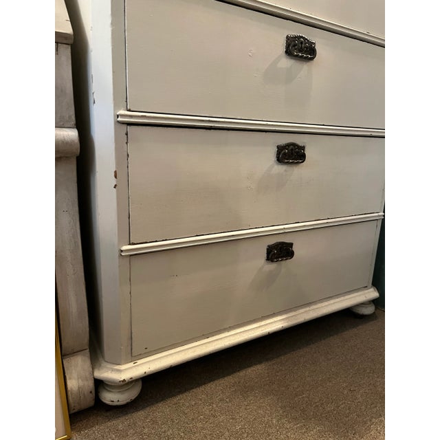 Late 19th Century Antique Swedish Gustavian Chest of Drawers For Sale In New York - Image 6 of 10