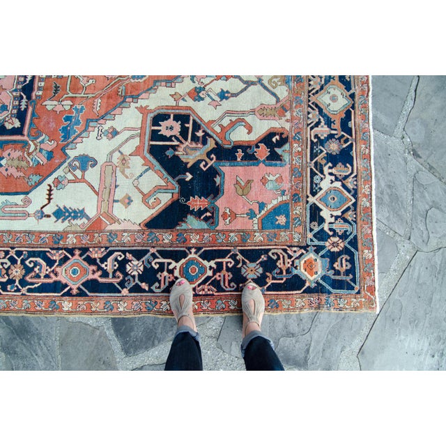 Textile House of Séance - 1900s Antique Persian Heriz Serapi Earth-Toned Large Handwoven Rug - 10'’ X 11'11" For Sale - Image 7 of 12