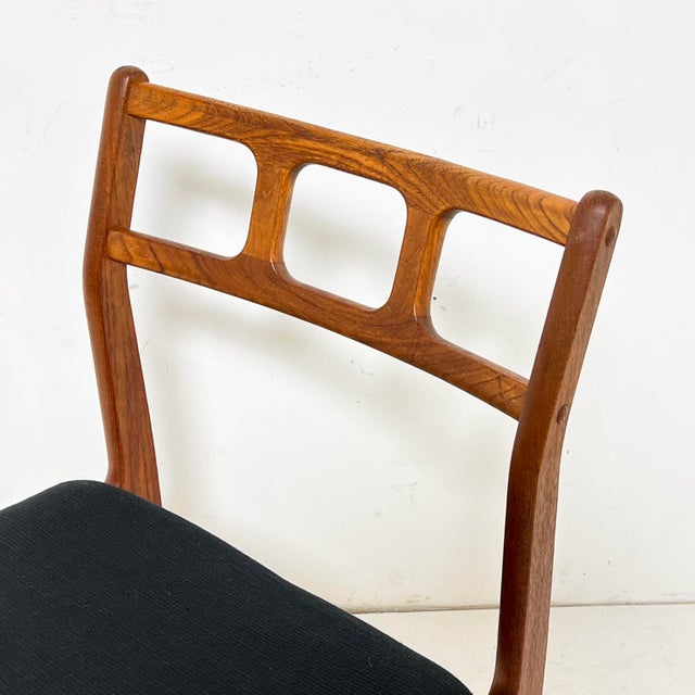 C.. 1970s Danish Modern Teak Dining Chairs by D-Scan--Set/6 For Sale In Boston - Image 6 of 12