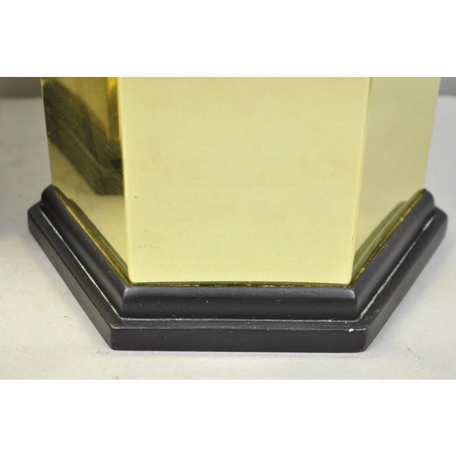 Late 20th Century Vintage Chinoiserie Brass Hexagonal Oriental Ginger Jar Table Lamps - A Pair For Sale - Image 5 of 13