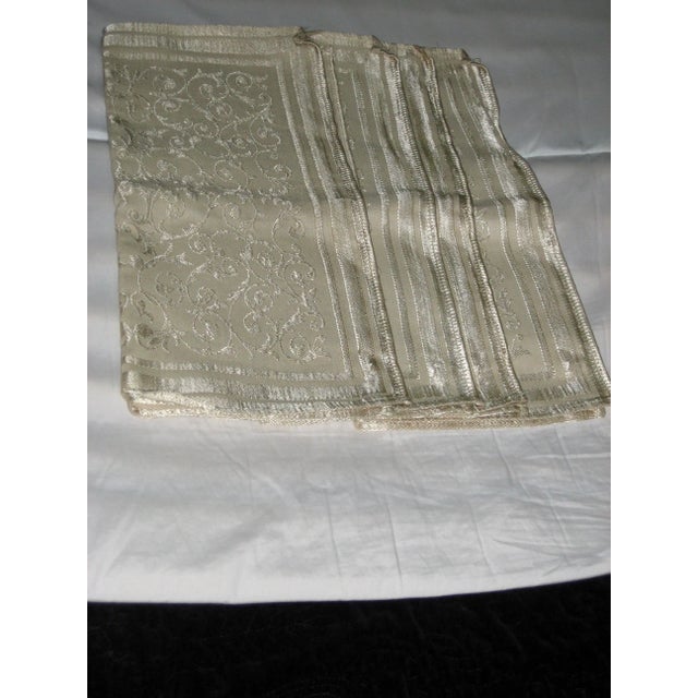 Traditional Vintage Floral Damask Napkins - Set of 4 For Sale - Image 3 of 5