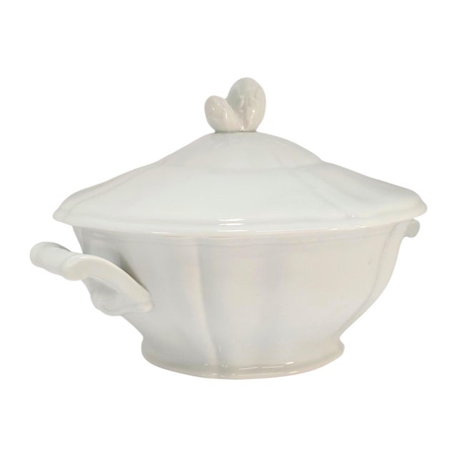 White Mid-Century Limoges France White Porcelain Scalloped Covered Tureen For Sale - Image 8 of 18