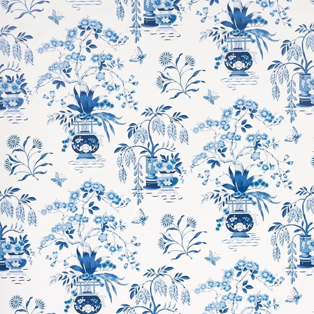 Schumacher Ming Vase Wallpaper in Porcelain - 10 Yards For Sale In New York - Image 6 of 6
