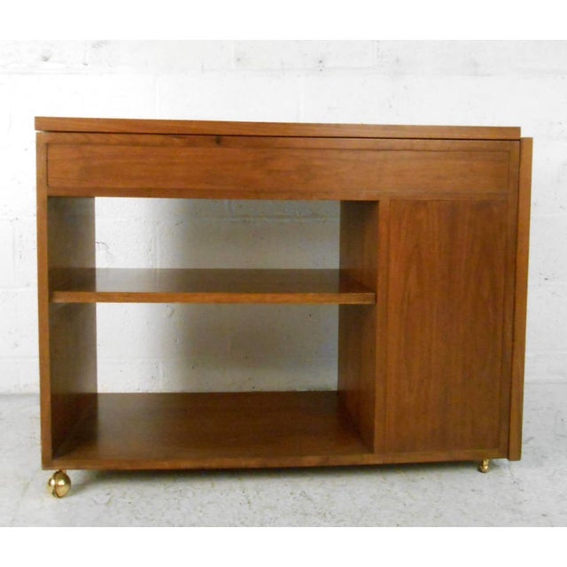 Brown Mid 20th Century Edward Wormley Bar Cart for Dunbar For Sale - Image 8 of 10
