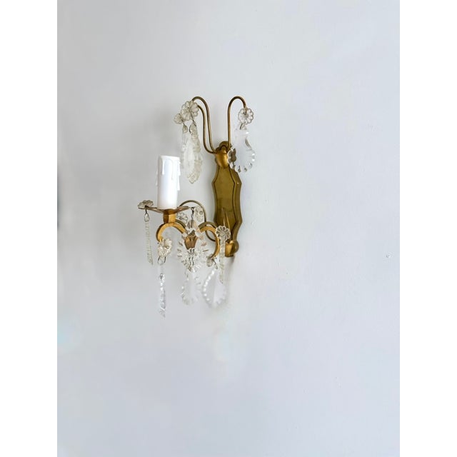 1940s Vintage French Brass and Crystal Glass Floral Wall Sconces in the style of Maison Baguès, 1940s, Set of 2 For Sale - Image 5 of 17