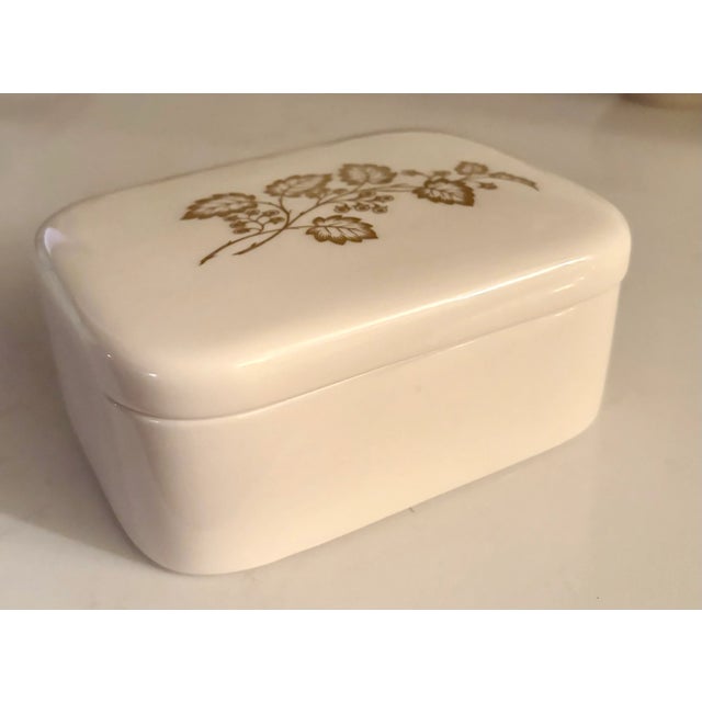 Metal Hollywood Regency Ivory Porcelain Jewelry Box With Gold Detail by Lenox For Sale - Image 7 of 9