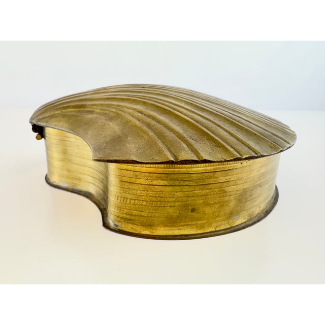 Brass Vintage Mid Century Brass Scallop Shell Hinged Decorative Box For Sale - Image 8 of 10